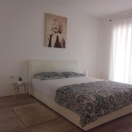 Apartmani Biba Novi Vinodolski Exteriör bild