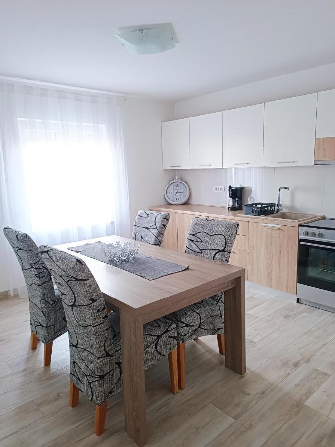 Apartmani Biba Novi Vinodolski Exteriör bild